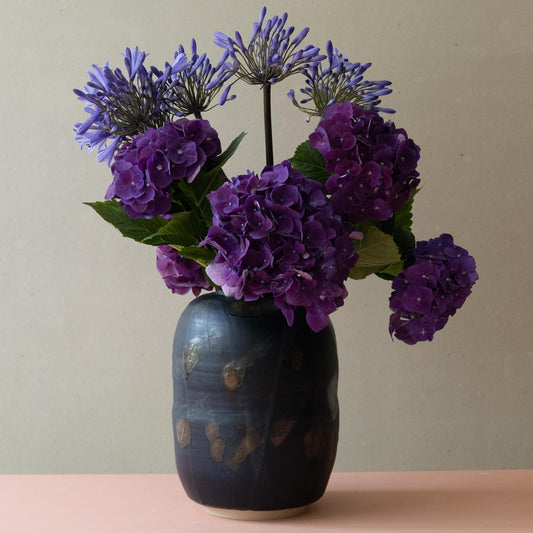 Moon Vase Black Pearl