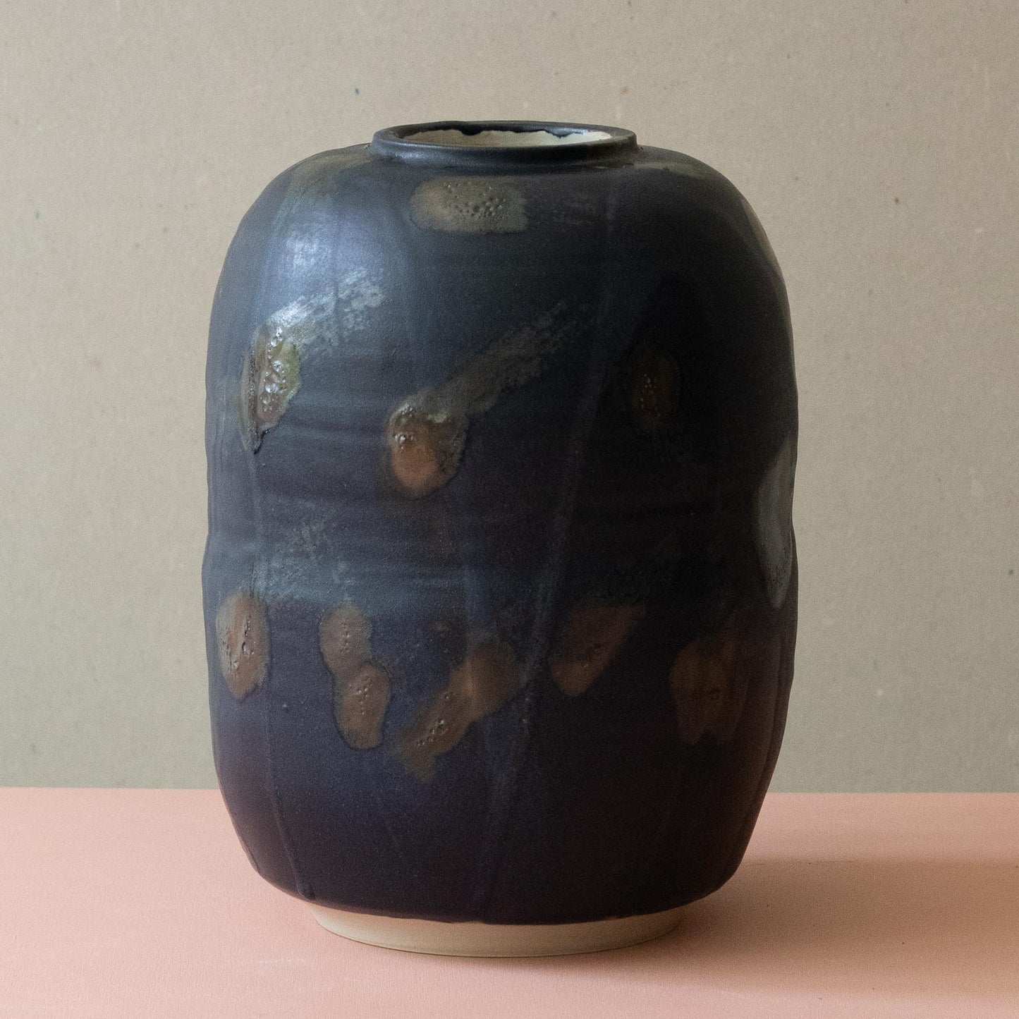 Moon Vase Black Pearl
